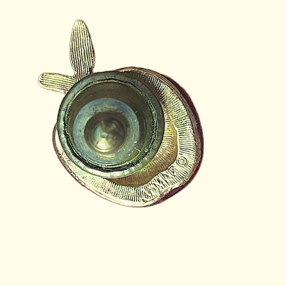 Vintage Red Apple Brooch (Enamel on gold tone metal) - Jomaz - Picture 9 of 9